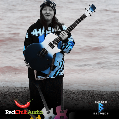 Jess Lewis joins the Enya family with the Nova Go SONIC in Ocean Blue