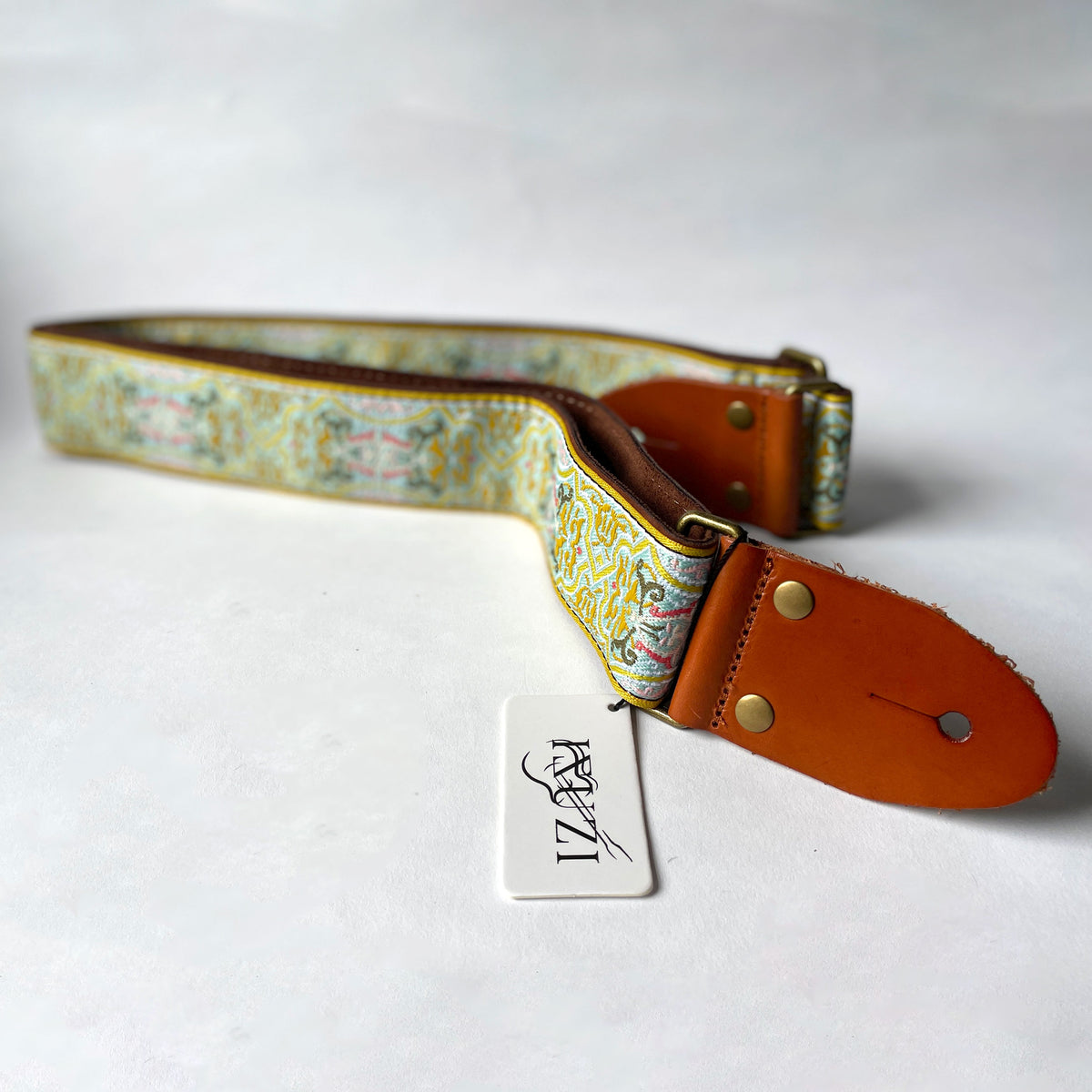 ISUZI GT-53 Suede Pattern Guitar Strap