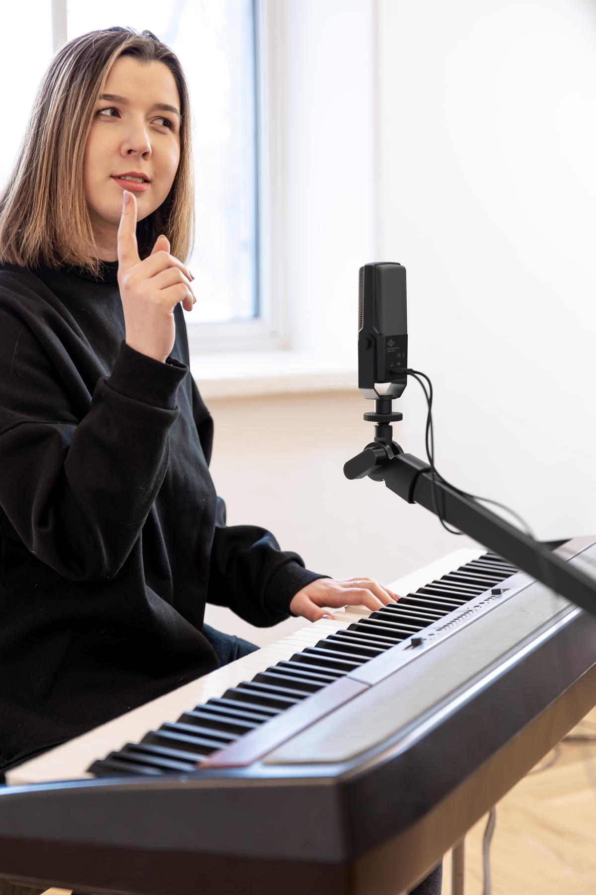 Luucco StreamPro-S1 Microphone for Podcasts &amp; Recording