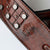 ISUZI DLX21-2 Courroie de guitare en cuir de vêtement brun clair
