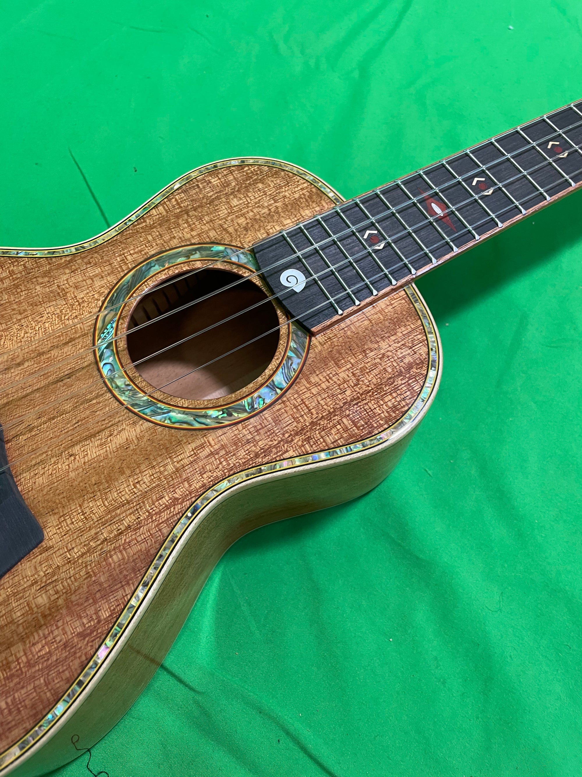 Snail S11C All Flamed Solid Acacia Concert Ukulele